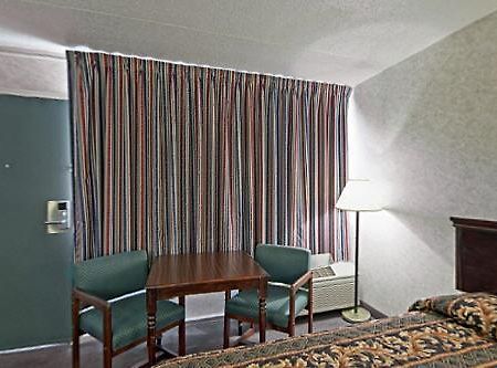 America'S Best Value Inn & Suites - Memphis/Graceland Quarto foto