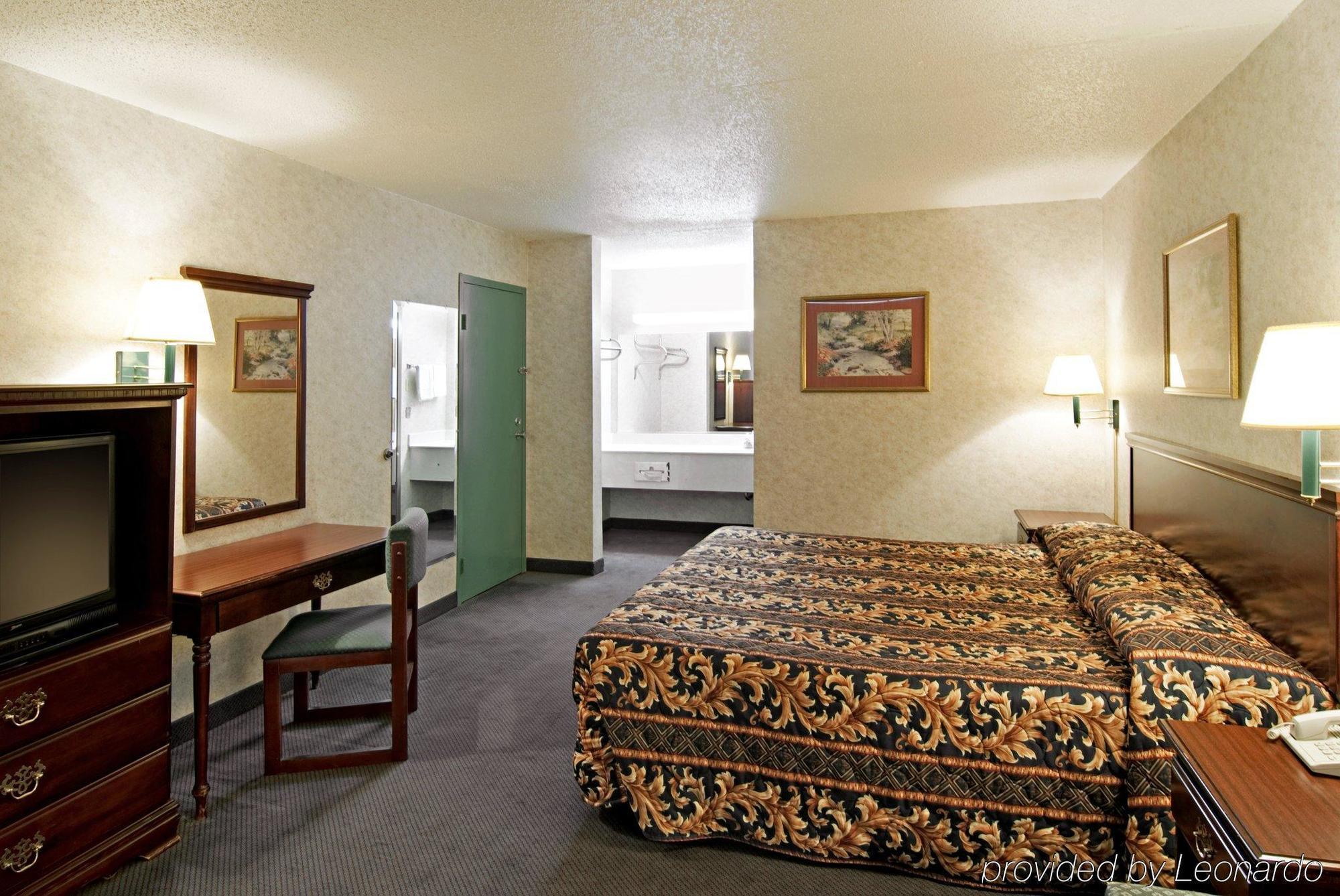 America'S Best Value Inn & Suites - Memphis/Graceland Quarto foto